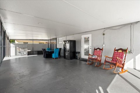 Купить виллу или дом в Майами-Гарденс, Флорида 4 спальни, № 2006483 - фото 24