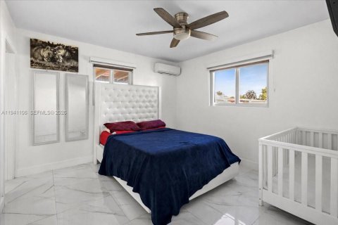 Купить виллу или дом в Майами-Гарденс, Флорида 4 спальни, № 2006483 - фото 14