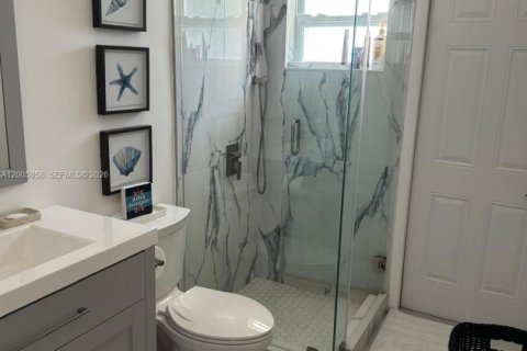 House in Hollywood, Florida 3 bedrooms, 152.82 sq.m. № 2069032 - photo 15