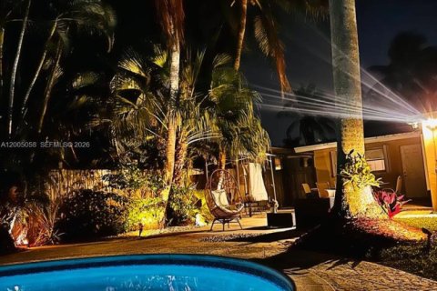 House in Hollywood, Florida 3 bedrooms, 152.82 sq.m. № 2069032 - photo 5