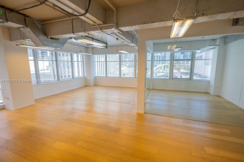 Commercial property in Miami, Florida № 2013545 - photo 6