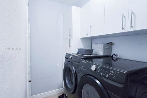 Снять в аренду таунхаус в Мирамар, Флорида 4 спальни, 180.14м2, № 2022177 - фото 4