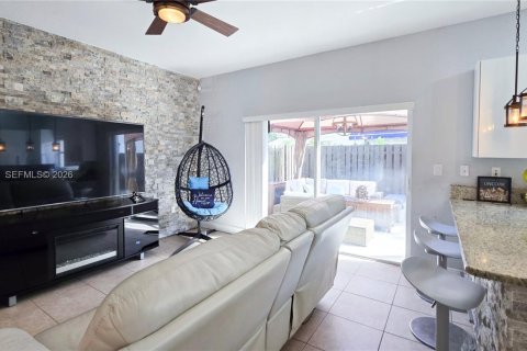 Снять в аренду таунхаус в Мирамар, Флорида 4 спальни, 180.14м2, № 2022177 - фото 16