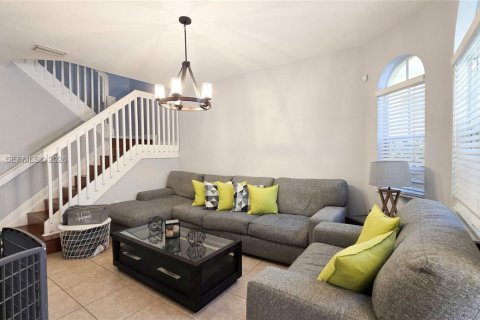 Снять в аренду таунхаус в Мирамар, Флорида 4 спальни, 180.14м2, № 2022177 - фото 9