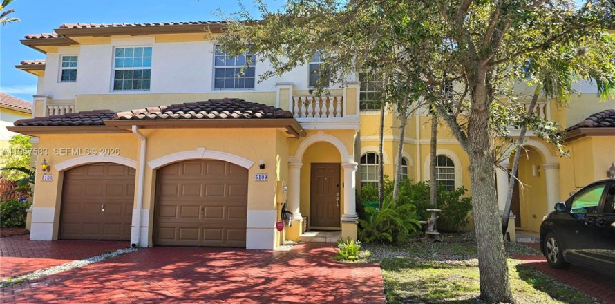 Таунхаус в Мирамар, Флорида 4 спальни, 180.14м2 № 2022177