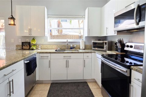 Снять в аренду таунхаус в Мирамар, Флорида 4 спальни, 180.14м2, № 2022177 - фото 18