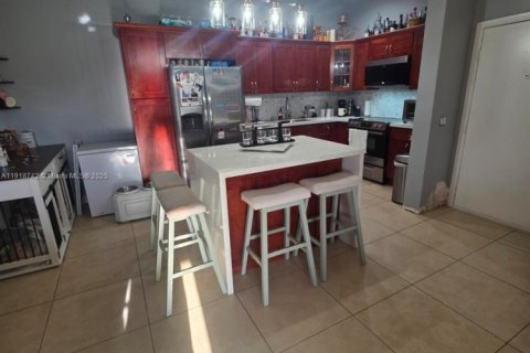 Copropriété à louer à Miami, Floride: 2 chambres, 80.82 m2 № 1972055 - photo 5