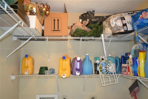 Copropriété à louer à Miami, Floride: 2 chambres, 80.82 m2 № 1972055 - photo 15