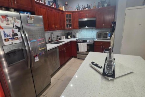 Copropriété à louer à Miami, Floride: 2 chambres, 80.82 m2 № 1972055 - photo 3