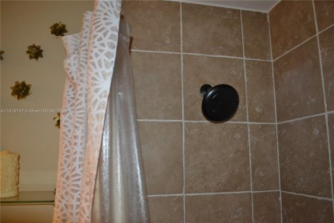 Copropriété à louer à Miami, Floride: 2 chambres, 80.82 m2 № 1972055 - photo 19