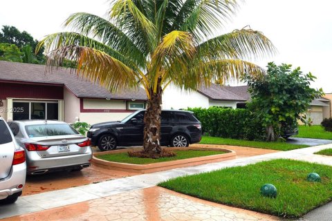 Casa en venta en North Lauderdale, Florida, 3 dormitorios, 122.54 m2 № 1944448 - foto 4