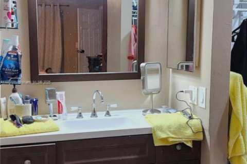 Casa en venta en North Lauderdale, Florida, 3 dormitorios, 122.54 m2 № 1944448 - foto 16