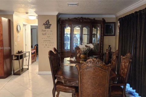 Casa en venta en North Lauderdale, Florida, 3 dormitorios, 122.54 m2 № 1944448 - foto 7