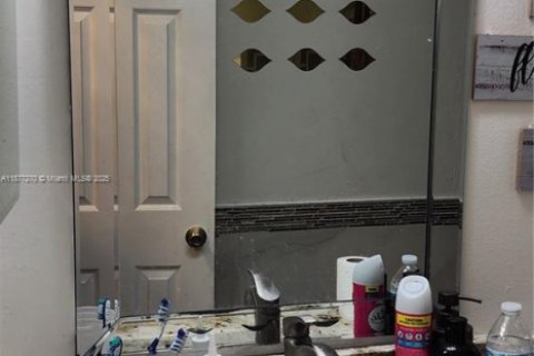 Casa en venta en North Lauderdale, Florida, 3 dormitorios, 122.54 m2 № 1944448 - foto 27