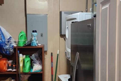 Casa en venta en North Lauderdale, Florida, 3 dormitorios, 122.54 m2 № 1944448 - foto 10