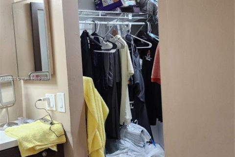 Casa en venta en North Lauderdale, Florida, 3 dormitorios, 122.54 m2 № 1944448 - foto 17