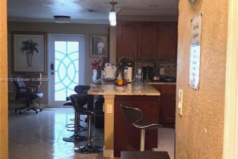 Casa en venta en North Lauderdale, Florida, 3 dormitorios, 122.54 m2 № 1944448 - foto 30