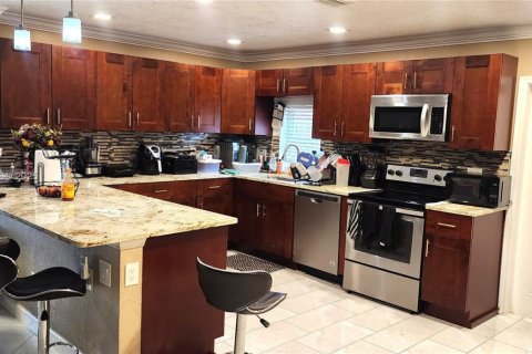 Casa en venta en North Lauderdale, Florida, 3 dormitorios, 122.54 m2 № 1944448 - foto 5