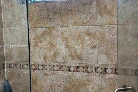 Casa en venta en North Lauderdale, Florida, 3 dormitorios, 122.54 m2 № 1944448 - foto 15