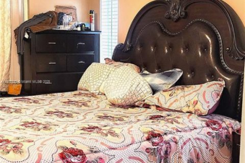 Casa en venta en North Lauderdale, Florida, 3 dormitorios, 122.54 m2 № 1944448 - foto 19