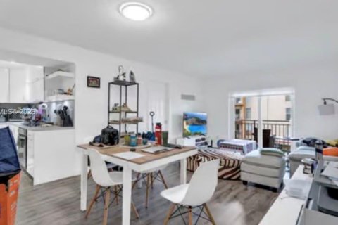 Copropriété à vendre à Miami, Floride: 2 chambres, 72.65 m2 № 2059796 - photo 9