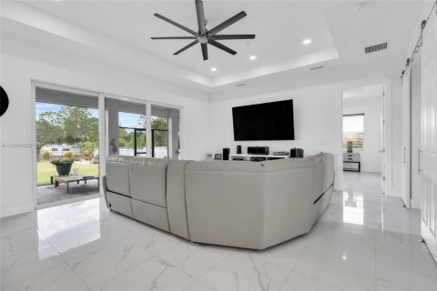 Villa ou maison à vendre à Lehigh Acres, Floride: 3 chambres, 196.95 m2 № 1700971 - photo 11