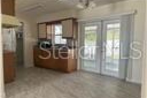 Casa en alquiler en Mount Dora, Florida, 2 dormitorios, 70.33 m2 № 2103248 - foto 4