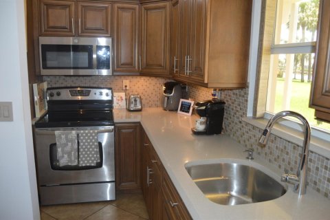 Condo in Deerfield Beach, Florida, 2 bedrooms № 2261897 - photo 17