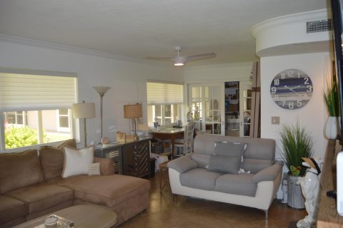 Condo in Deerfield Beach, Florida, 2 bedrooms № 2261897 - photo 5