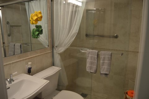 Condo in Deerfield Beach, Florida, 2 bedrooms № 2261897 - photo 18