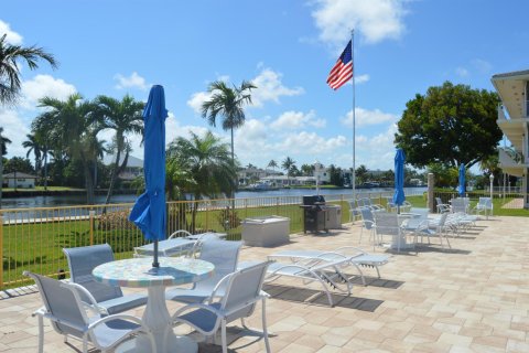 Condo in Deerfield Beach, Florida, 2 bedrooms № 2261897 - photo 28