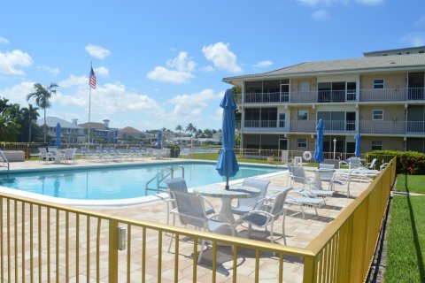 Condo in Deerfield Beach, Florida, 2 bedrooms № 2261897 - photo 24