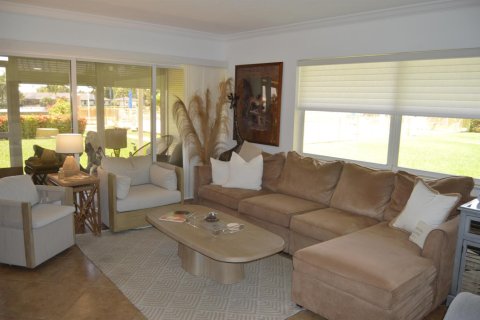 Condo in Deerfield Beach, Florida, 2 bedrooms № 2261897 - photo 8