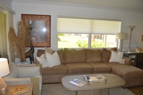 Condo in Deerfield Beach, Florida, 2 bedrooms № 2261897 - photo 4