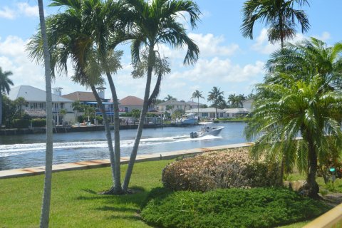 Condo in Deerfield Beach, Florida, 2 bedrooms № 2261897 - photo 29