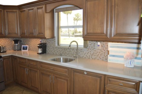 Condo in Deerfield Beach, Florida, 2 bedrooms № 2261897 - photo 14