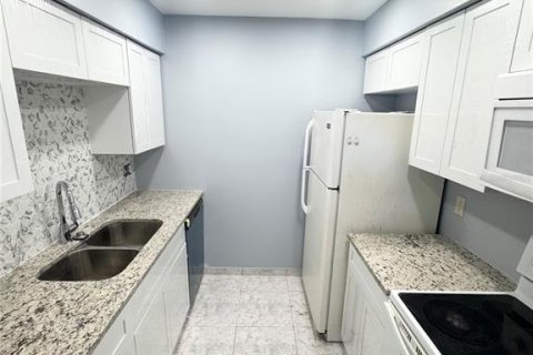 Condominio en alquiler en Orlando, Florida, 2 dormitorios, 79.06 m2 № 1848001 - foto 8