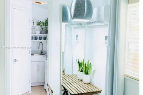 Снять в аренду коммерческую недвижимость в Майами, Флорида 1 спальня, 204.38м2, № 1943208 - фото 10