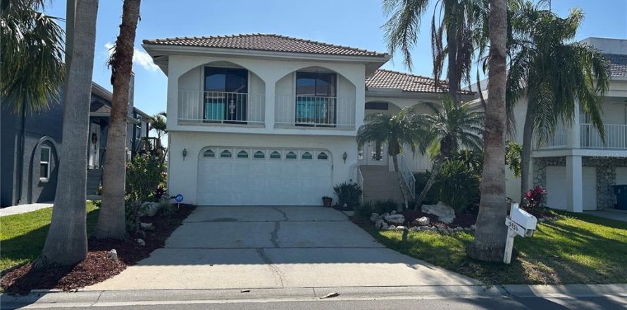Villa ou maison à New Port Richey, Floride 4 chambres, 177.54 m2 № 1582037