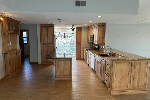 Villa ou maison à vendre à New Port Richey, Floride: 4 chambres, 177.54 m2 № 1582037 - photo 6