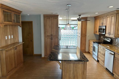 Villa ou maison à vendre à New Port Richey, Floride: 4 chambres, 177.54 m2 № 1582037 - photo 7