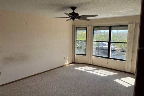Villa ou maison à vendre à New Port Richey, Floride: 4 chambres, 177.54 m2 № 1582037 - photo 17