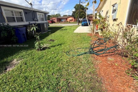 Commercial property in Lauderdale Lakes, Florida 27.87 sq.m. № 2029421 - photo 6