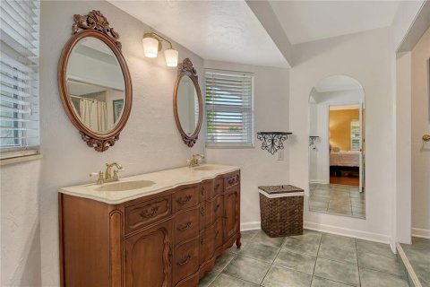 Casa en venta en Bradenton, Florida, 4 dormitorios, 248.23 m2 № 1845222 - foto 24