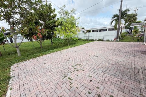 Villa ou maison à vendre à Pembroke Pines, Floride: 2 chambres, 109.72 m2 № 2087951 - photo 6
