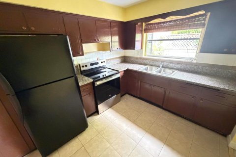 Villa ou maison à vendre à Pembroke Pines, Floride: 2 chambres, 109.72 m2 № 2087951 - photo 14