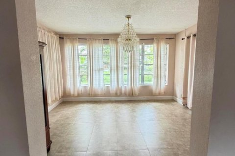 Villa ou maison à vendre à Pembroke Pines, Floride: 2 chambres, 109.72 m2 № 2087951 - photo 18