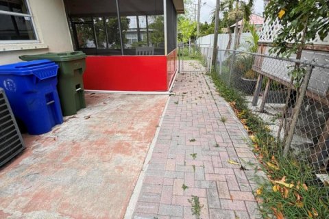 Villa ou maison à vendre à Pembroke Pines, Floride: 2 chambres, 109.72 m2 № 2087951 - photo 4