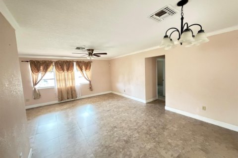 Villa ou maison à vendre à Pembroke Pines, Floride: 2 chambres, 109.72 m2 № 2087951 - photo 12