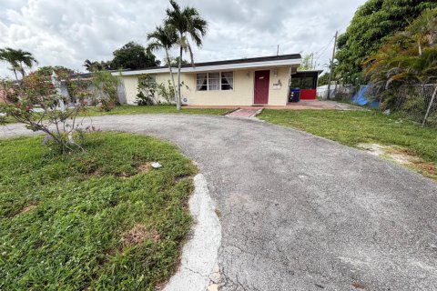 Villa ou maison à vendre à Pembroke Pines, Floride: 2 chambres, 109.72 m2 № 2087951 - photo 3